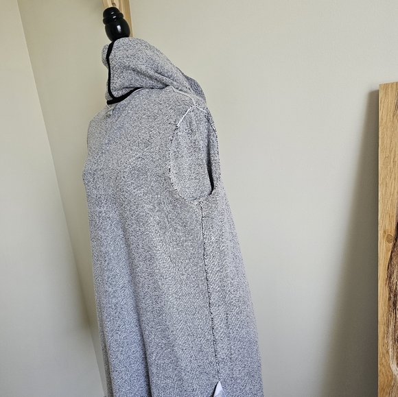 Bench Speckled Race Track Markings  Sweater - Picture 12 of 13